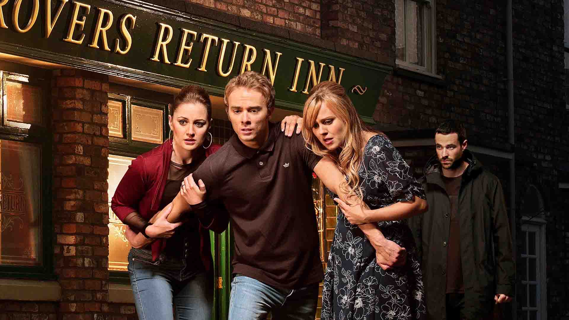 Coronation Street characters ready to fight