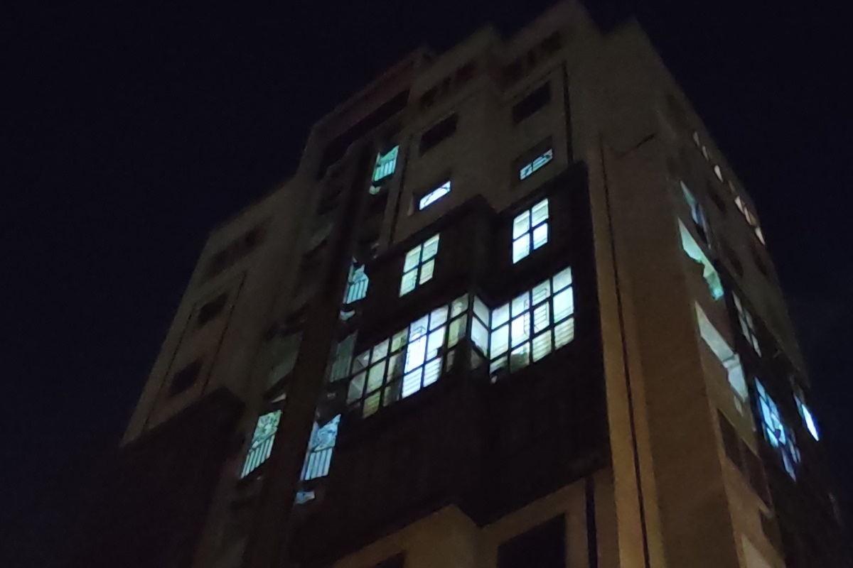 Realistic photo cropping of the Redmi Note 10 Pro ultraviolet camera in the dark