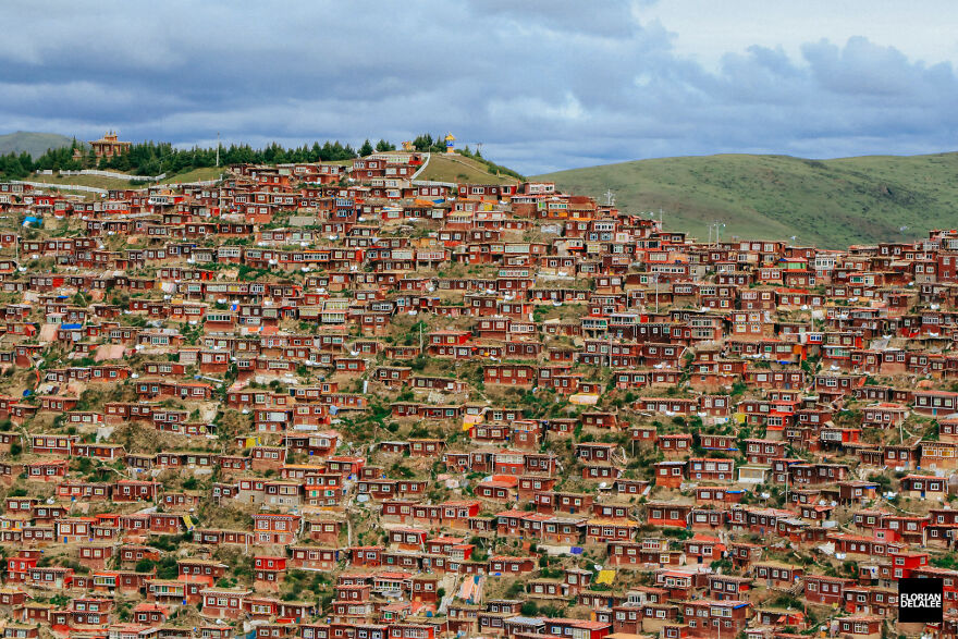 Travel to the unknown Sichuan West in neighboring Tibet