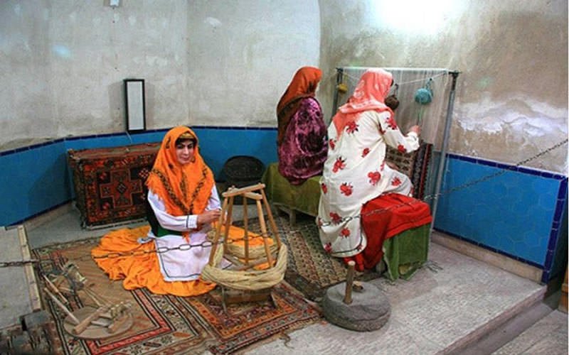Carpet weaving at the Ramsar Anthropological Museum