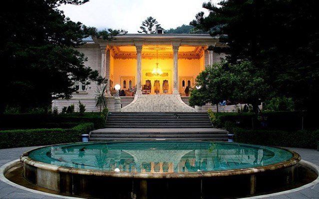 Ramsar Marble Palace grounds and pool
