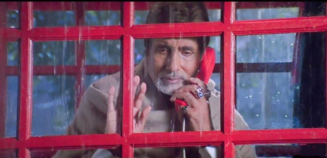 Amitabh Bachchan in the movie Gardener in the phone booth