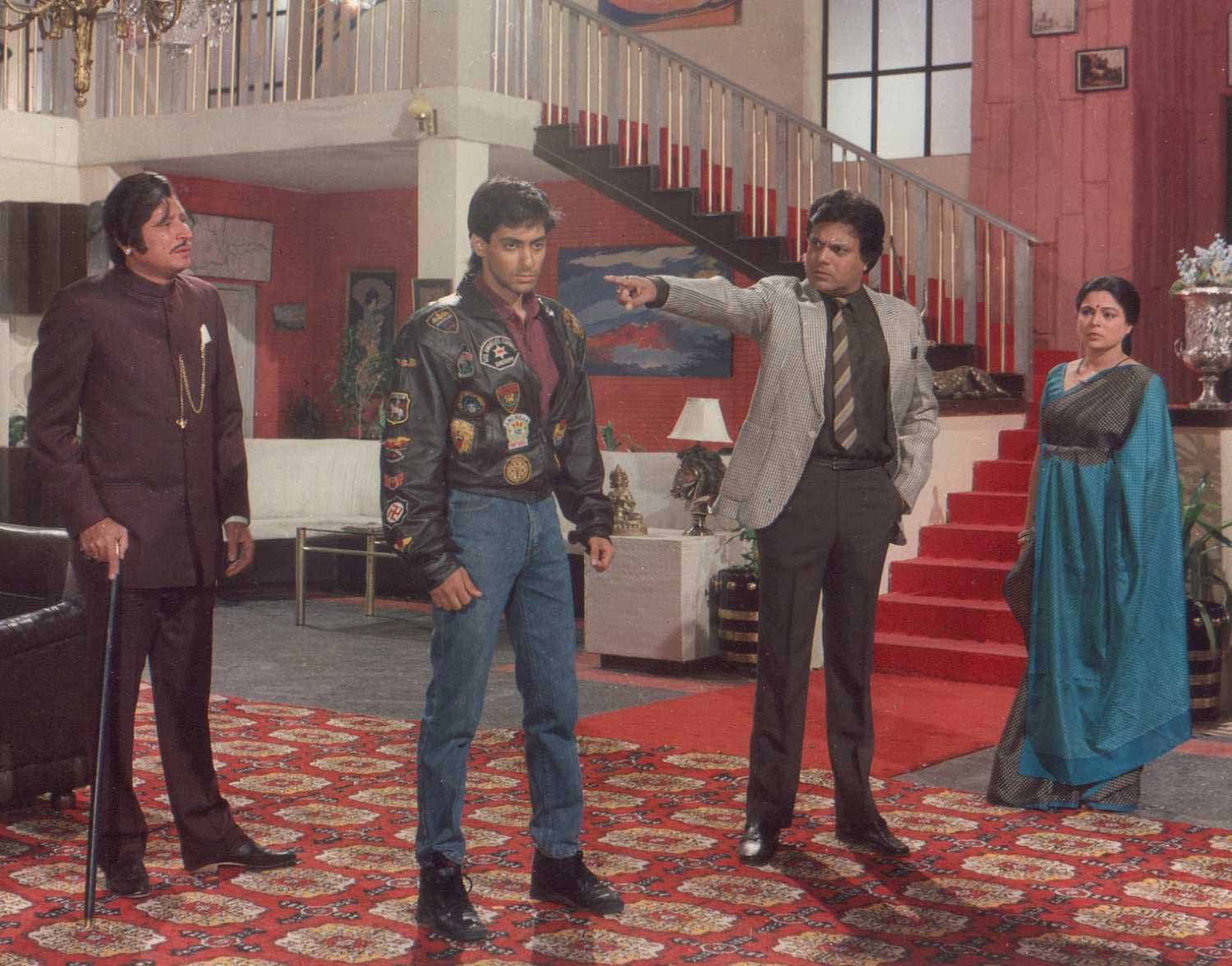 Salman Khan, Vajit Verma, Reema Lagoo and Ajit Vachani in the movie I fell in love