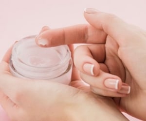 70 Properties Of Vaseline For The Beauty Of Skin, Hair And Teeth + Applications