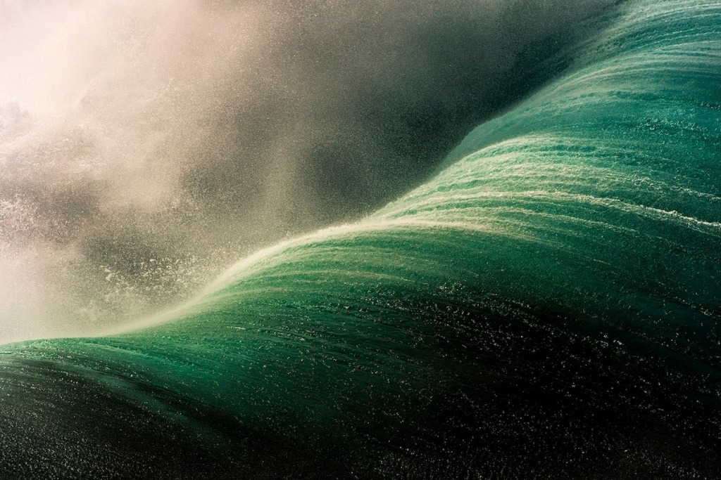 Incredible photos of the beauty and power of sea waves