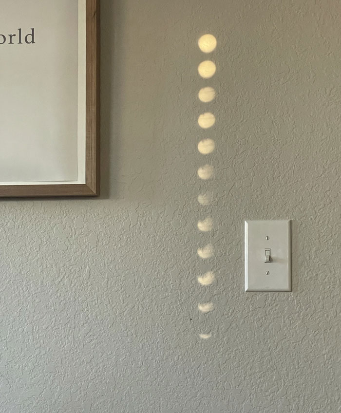 Attractive reflection of light on the wall