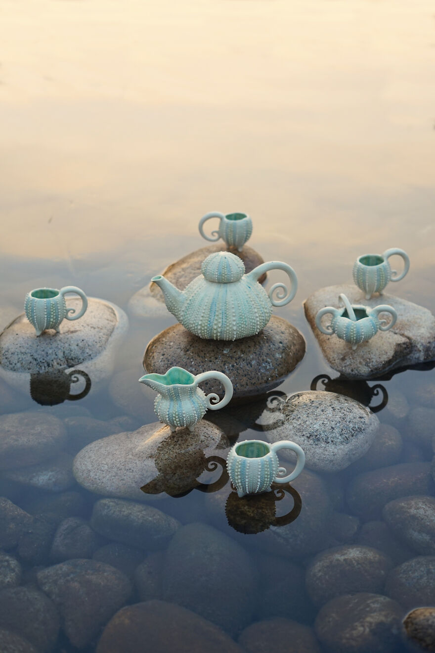 Ceramic set/coral coffee set in the middle of the water