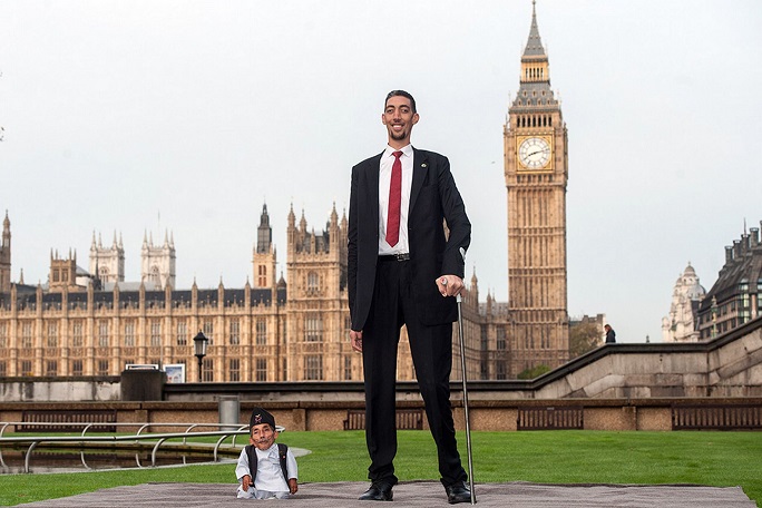 Tallest living man in the world / Guinness World Records