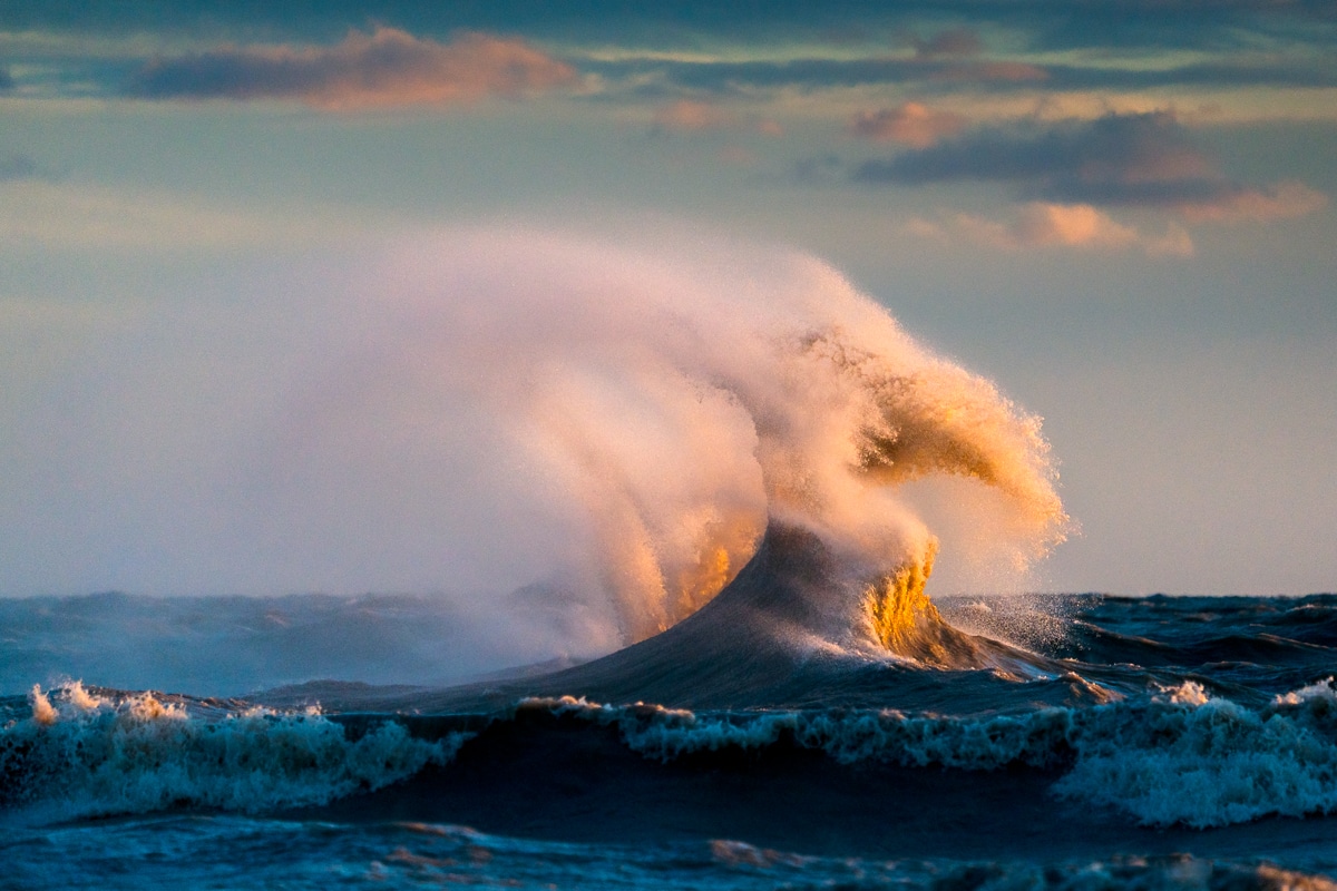 The power and beauty of the huge waves of Lake Erie