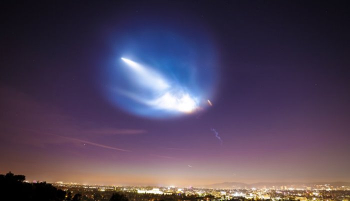Creating beautiful and amazing images after the launch of the SpaceX rocket