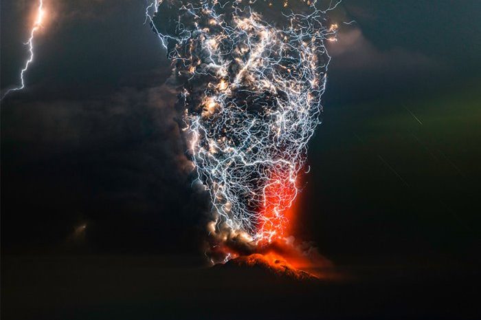 Stunning images of dirty thunderstorms