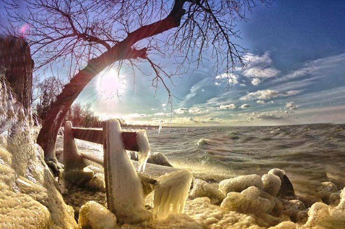 When the intense and burning cold turns Lake Balaton into an icy land