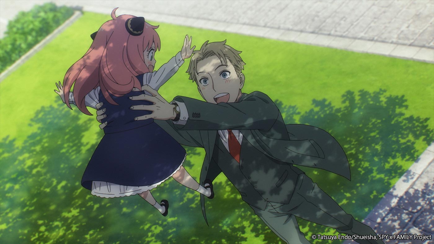 Lloyd playing with Anya in the anime Family x Spy