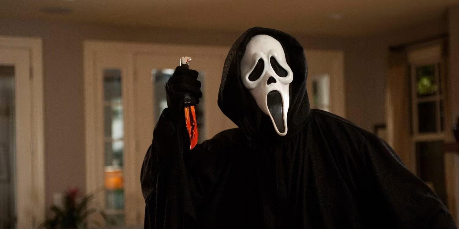 Ghost face mask in Scream slasher movie