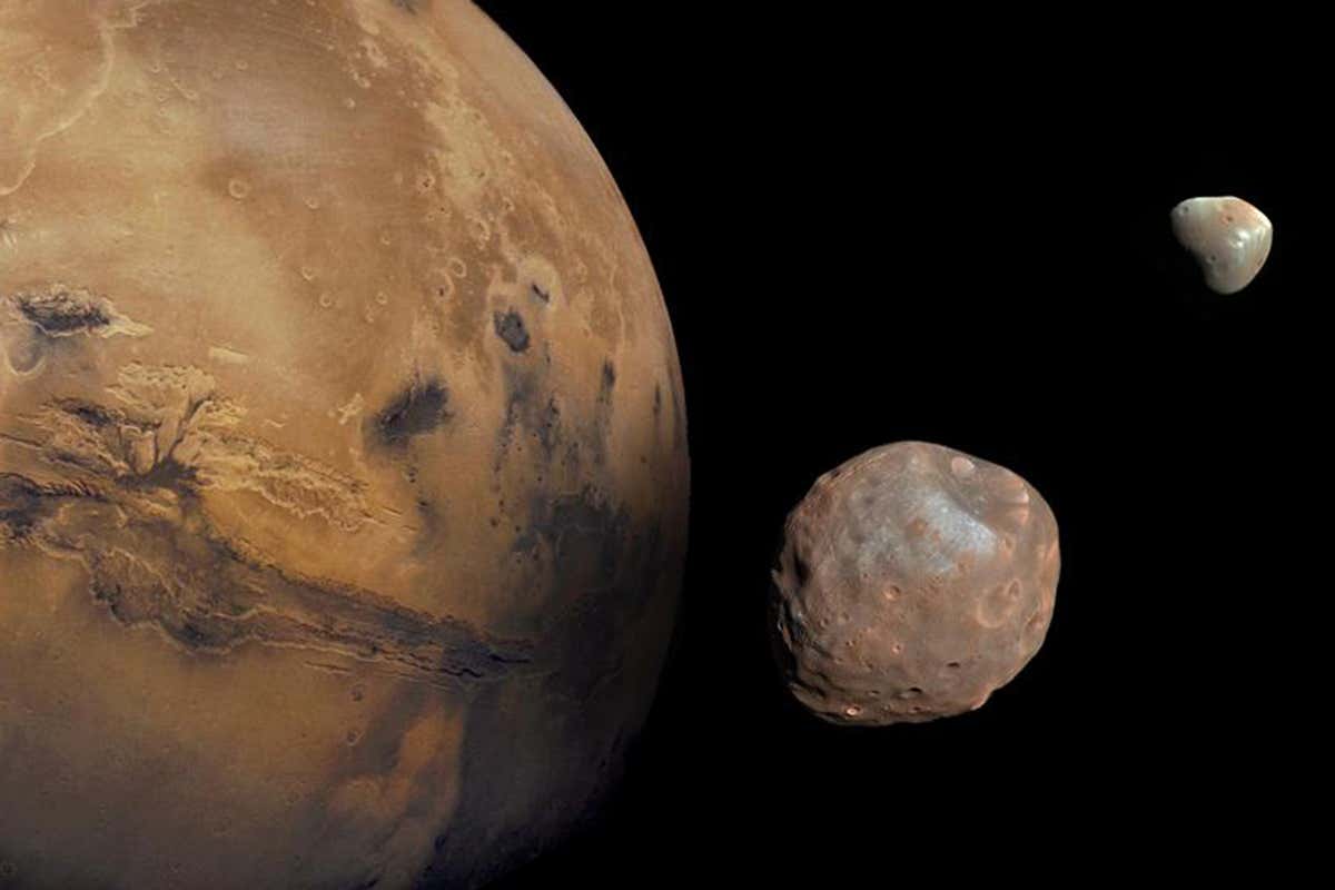 The moons of Mars are Phobos and Deimos