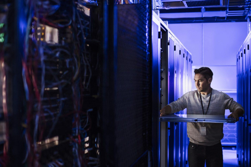 Who is a data center technician and what are his duties?