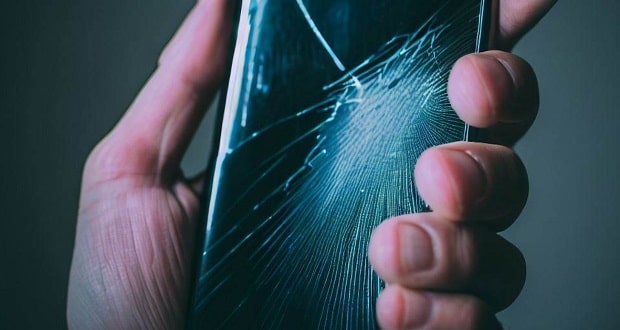 Essential Tips To Protect Your Phone From Scratches